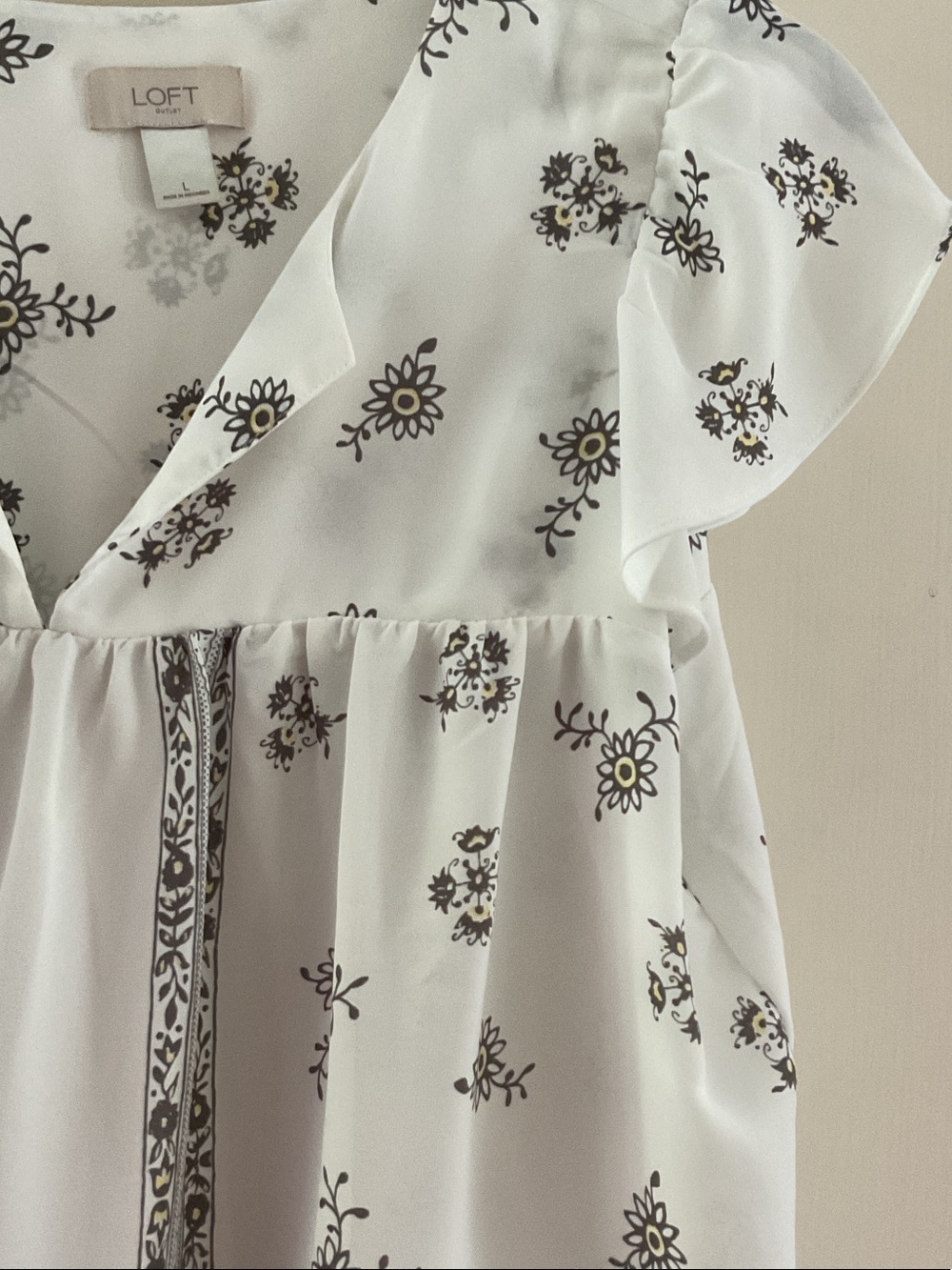 LOFT White Swing Top with Brown Floral Border and Flutter Sleeves - Picture 3 of 6